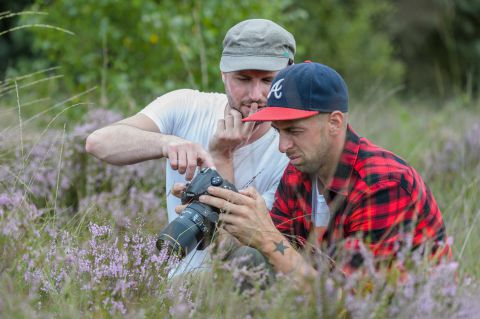 Bart helpt fotograaf